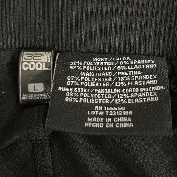 Black large skort elastic waist band two side pockets. - Picture 6 of 7